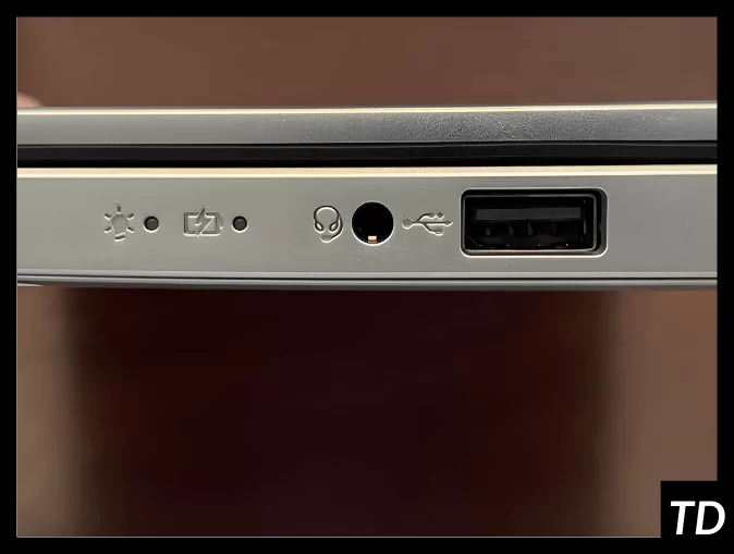 Acer Aspire 5 A515-56 right side ports with a USB 2.0 port and audio combo jack